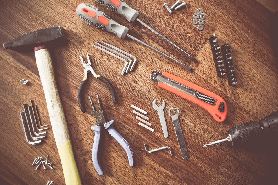 Why You Shouldn’t Carry Out Garage Door Repairs Yourself